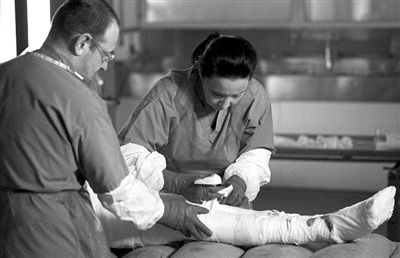 英国男子死后被制成木乃伊 电视台现场直播