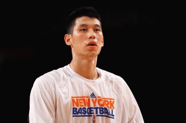 纽约尼克斯主场迎战湖人