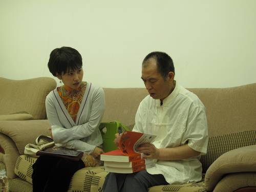 梁晓声为《知青》签名留念