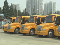 迎开学：220辆新校车周一上路