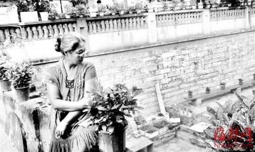 厦门女业主舌战众城管续:房屋产权已打8年官司