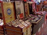 记者打探：超市难觅天价月饼