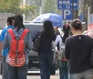 逃避婚姻压力 大龄单身害怕回家