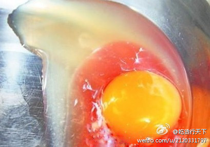 青岛微播报:鸡蛋蛋清发红 厂家称母鸡来例假_