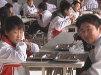 追踪：学生吃上热乎饭