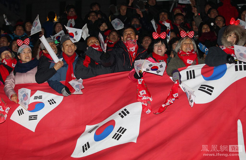 韩国国会选举在野党大胜 10180403_968766.jpg