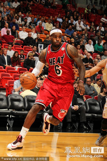 希罗准三双+热火外线轰炸终结黄蜂6连胜