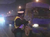 疯狂大货：跟交警玩起游击战