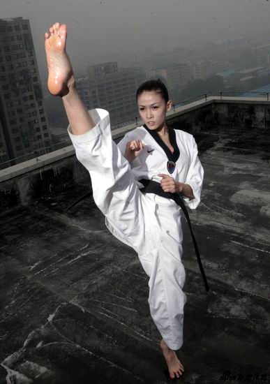 跆拳道冠军张蓝心《男人装》写真