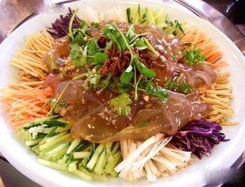 美食驾到：爽滑筋道的东北大拉皮