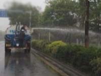 微博关注：雨天怎么还浇树？