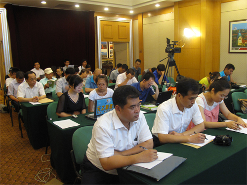 “我市夏季食品安全监管情况”新闻发布会 媒体记者