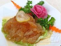 美食驾到：鲜脆爽口的创新菜——肉丝海蜇