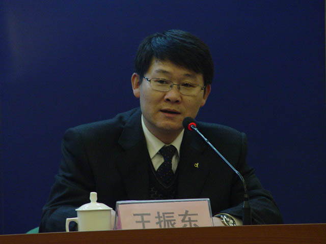 全市2011年社会救助情况和2012春节期间困难群众生活安排主持人 王振东