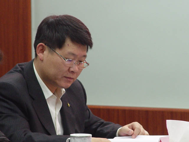 “朝鲜血海歌剧团大型歌剧《梁祝》及2012青岛军民迎新春文艺晚会”发布会主持人 王振东
