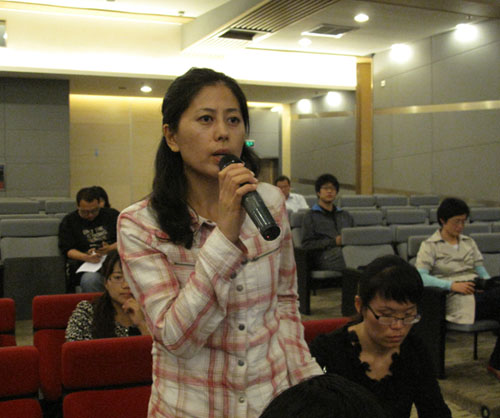 “双星杯2011国际大学群英辩论会”新闻发布会 记者提问