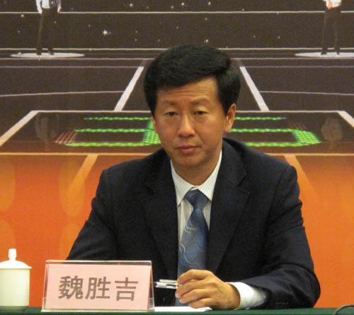 “双星杯2011国际大学群英辩论会”新闻发布会主持人 魏胜吉