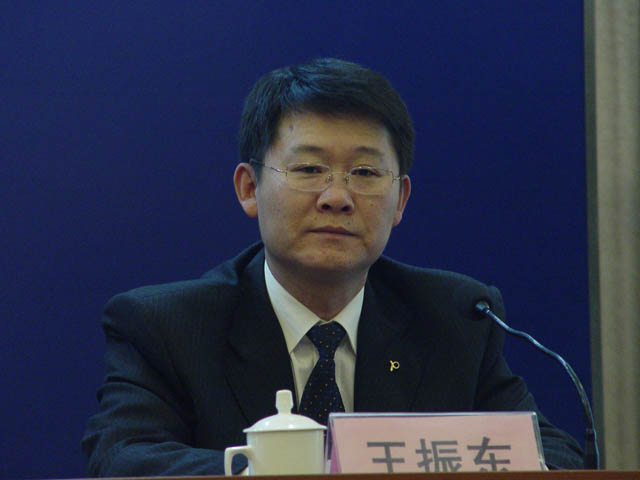 “青岛市地铁工程建设五四广场站调流方案”新闻发布会主持人 王振东