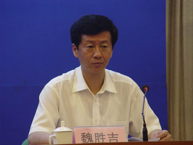 “全市宣传文化系统三个一切群众路线主题教育活动”新闻发布会主持人 魏胜吉