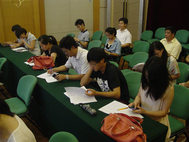 “全市宣传文化系统三个一切群众路线主题教育活动”新闻发布会媒体记者