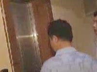 老人迷信“野膏药”被骗 记者暗访被贴26贴膏药