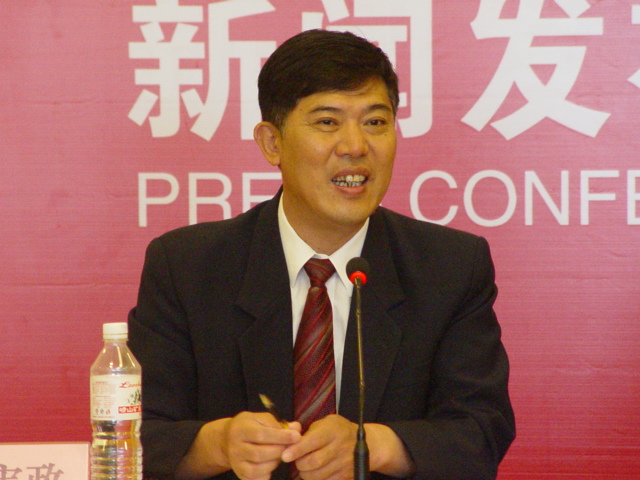 市文明办副主任孙宪政主持会议