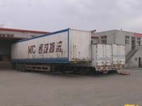 男子被玻璃割伤动脉流血不止 热心的哥半夜救人