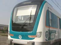 地铁3号线列车首亮相 2015年正式上线运营