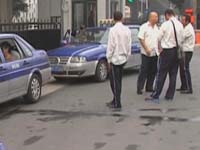 重阳畅游西海岸 爱心出租载老人出发