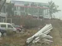 气愤：十多辆车无端被扎 一个轮胎最多被扎12个眼