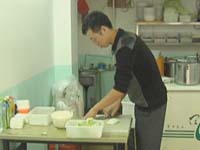 退伍兵开小吃店 为环卫工提供免费早餐