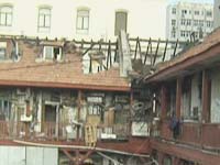 海泊路里院大火 住户有家难回