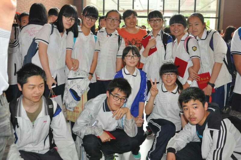 独家:26中中考前最后一课 师生互道珍重!