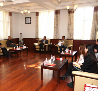 校友与家长联手“校园义教”