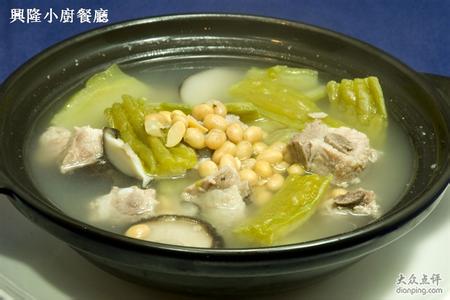 绝对美味：清爽败火的凉瓜排骨汤