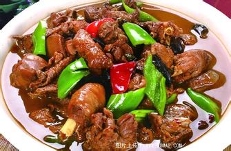 绝对美味：软嫩鲜香的沂蒙山炒鸡