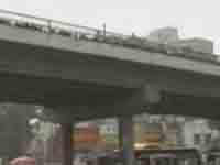中秋佳节不停工 地铁建设者工地上过节