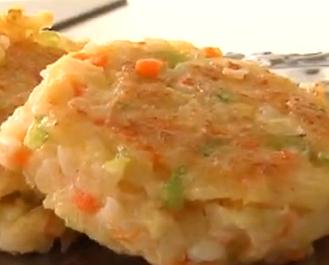 绝对美味：隔夜米饭新吃法——米香虾酥饼