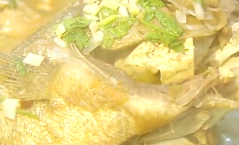 绝对美味：飘香麻辣花蛤和酱焖铁锅鲈鱼