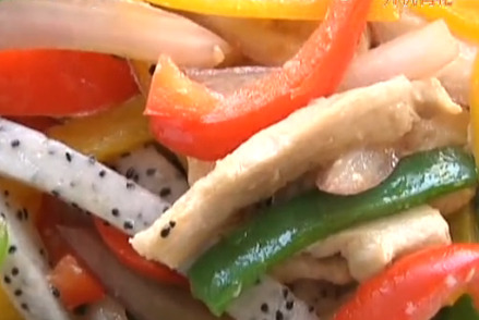 绝对美味：鲜嫩香甜的火龙果鸡柳