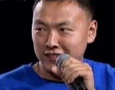 第一局：爷们队2：0娄山老虎队