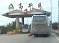 交警提前上岗 山东路节后首日路况良好