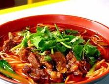 绝对美味：汤鲜味美的牛肉面