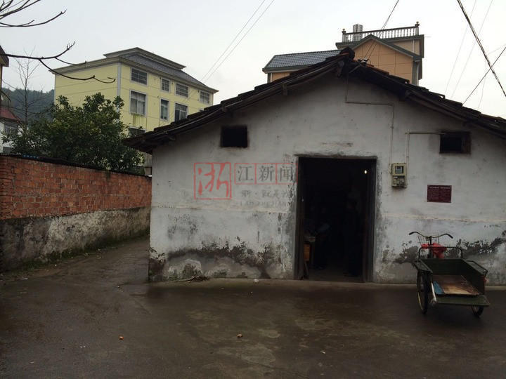 83岁老奶奶卖早餐23年不涨价_早餐 爱心早餐