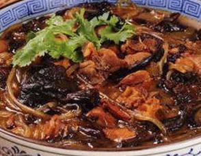 绝对美味：东北菜小鸡炖榛蘑