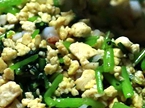 [一手美食]虾仁蛋炒豆腐碎烩茼蒿