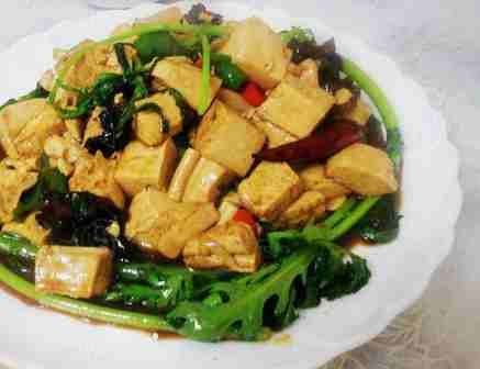 绝对美味：野茼蒿烩豆腐