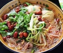 绝对美味：鲜香扑鼻的酸辣墨鱼丸