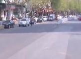关注文明出行：当斑马线遇上公交车