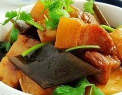 绝对美味：养生红烧肉配海带头